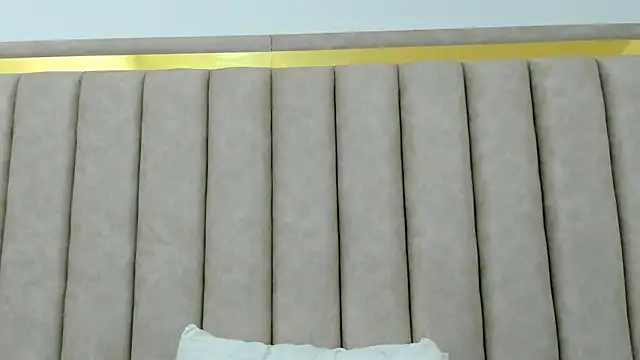 FreyaMoller online show from April 2026 07:07:02 PM