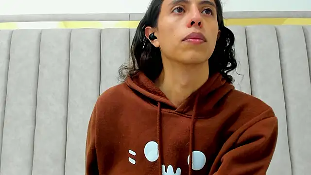 FreyaMoller online show from February 2026 07:03:01 PM