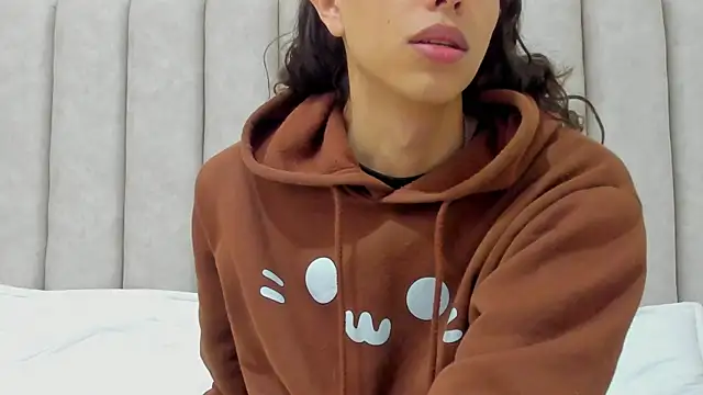 Snapshot of FreyaMoller chatting on October 2025 07:13:02 PM FreyaMoller online show from October 2025 07:13:02 PM