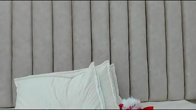 FreyaMoller online show from December 2025 01:55:01 PM