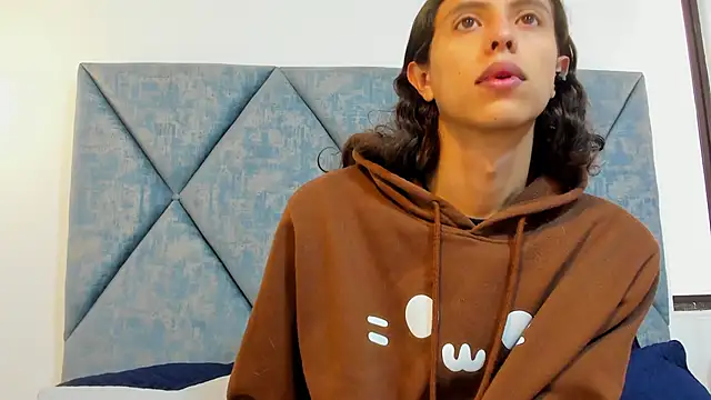 FreyaMoller online show from January 2026 01:58:02 PM