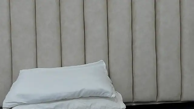 Snapshot of FreyaMoller chatting on November 2025 07:51:01 PM FreyaMoller online show from November 2025 07:51:01 PM