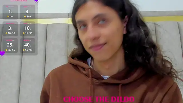 Snapshot of FreyaMoller chatting on November 2025 07:17:01 PM FreyaMoller online show from November 2025 07:17:01 PM