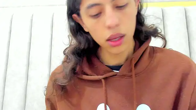 FreyaMoller online show from February 2026 07:15:02 PM