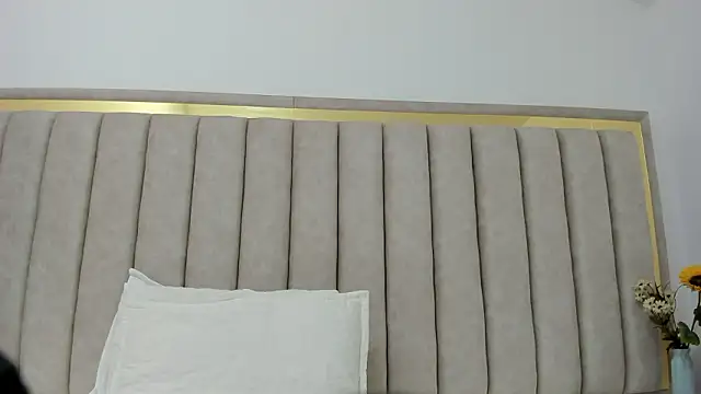 FreyaMoller online show from February 2026 07:03:02 PM