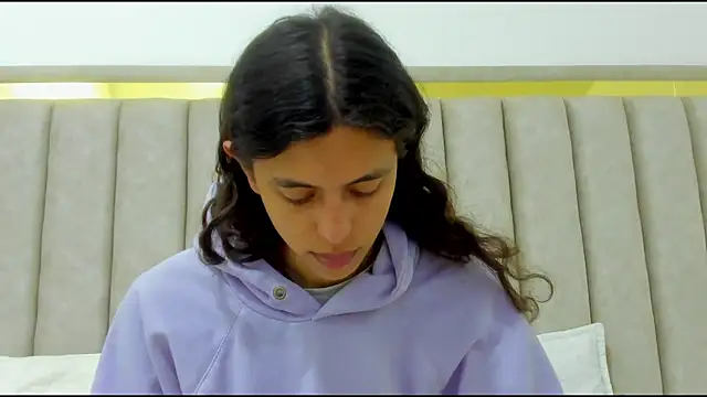 Snapshot of FreyaMoller chatting on November 2025 07:36:02 PM FreyaMoller online show from November 2025 07:36:02 PM