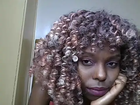 Snapshot of naughty_ebony-queen chatting on May 2026 03:09:01 PM naughty ebony-queen online show from May 2026 03:09:01 PM