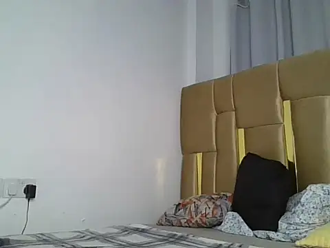 Snapshot of naughty_ebony-queen chatting on June 2026 08:58:02 PM naughty ebony-queen online show from June 2026 08:58:02 PM