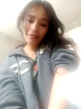 Hanha00 online show from December 2025 06:45:02 PM