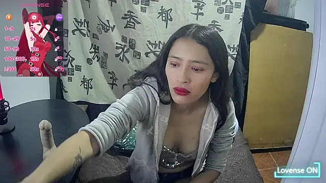 Hanha00 online show from June 2026 05:03:02 PM