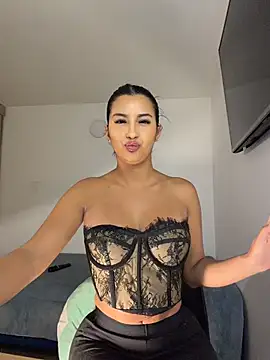 Snapshot of Kimm_khalifa chatting on June 2026 04:06:02 AM Kimm khalifa online show from June 2026 04:06:02 AM