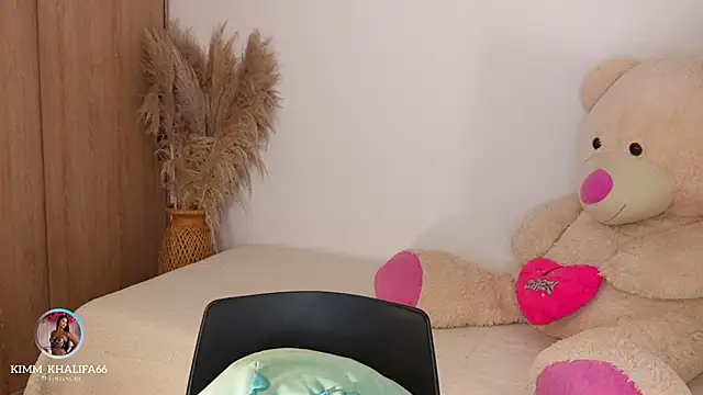 Kimm khalifa online show from March 2026 11:37:02 PM