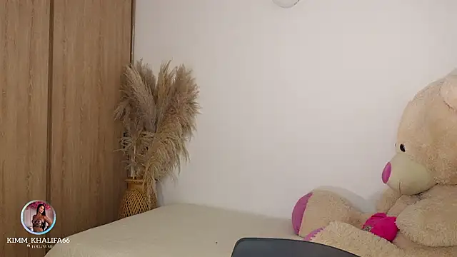 Kimm khalifa online show from March 2026 11:50:01 PM