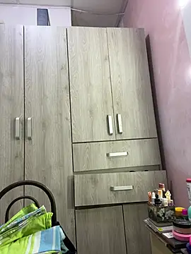 Milk chloe online show from February 2026 07:20:01 PM