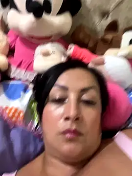 Milk chloe online show from November 2025 07:25:01 PM