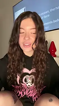 Kimi Ass online show from December 2025 01:48:02 PM