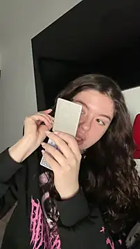 Kimi Ass online show from February 2026 12:43:02 PM