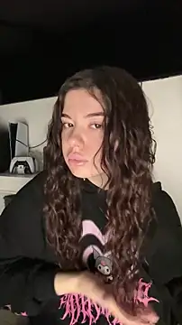 Kimi Ass online show from December 2025 12:18:02 PM