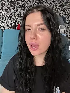 Snapshot of Kimi_Ass chatting on February 2025 01:10:02 PM Kimi Ass online show from February 2025 01:10:02 PM