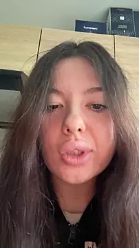 Kimi Ass online show from April 2026 11:01:01 AM