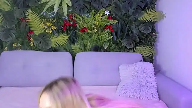 Horny Blond online show from November 2025 09:02:01 AM