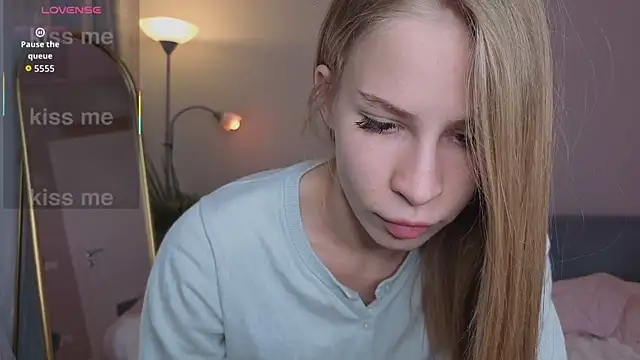 Elis Fox online show from May 2026 02:09:02 PM
