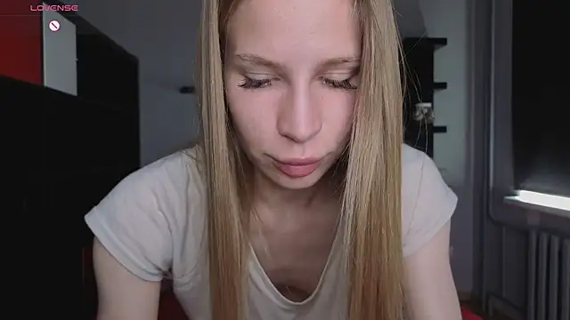 Snapshot of Elis_Fox chatting on June 2026 08:11:02 AM Elis Fox online show from June 2026 08:11:02 AM