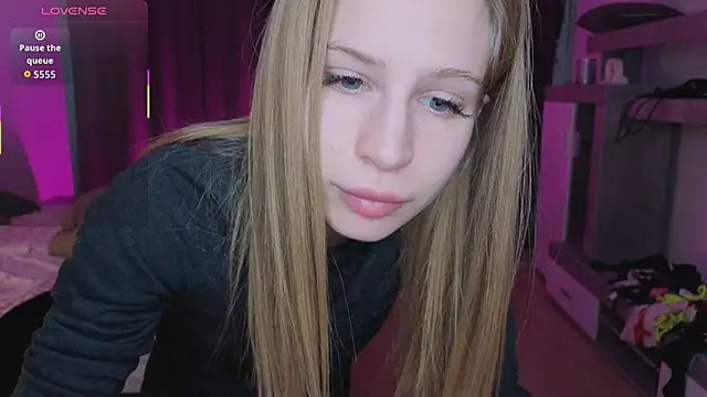 Elis Fox online show from April 2026 11:03:02 AM