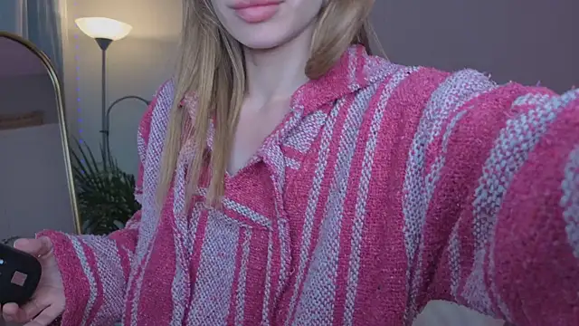 Elis Fox online show from April 2026 10:00:01 AM