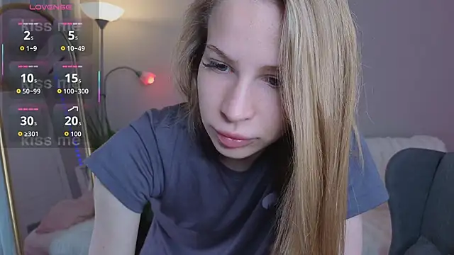 Elis Fox online show from May 2026 10:07:02 AM