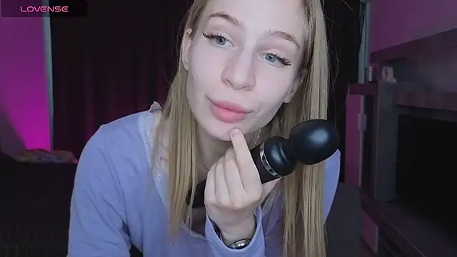 Elis Fox online show from March 2026 11:03:01 AM