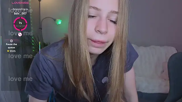 Elis Fox online show from May 2026 10:08:01 AM