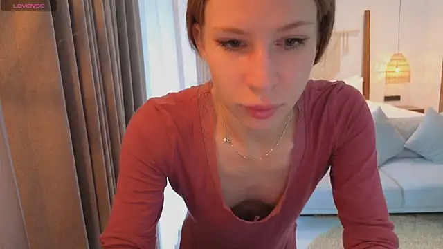 Elis Fox online show from December 2025 11:07:01 PM