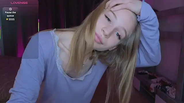 Elis Fox online show from April 2026 11:01:01 AM