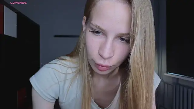 Snapshot of Elis_Fox chatting on June 2026 09:18:01 AM Elis Fox online show from June 2026 09:18:01 AM