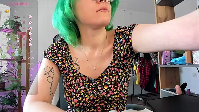 Snapshot of alisahug chatting on March 2025 10:11:01 AM alisahug online show from March 2025 10:11:01 AM