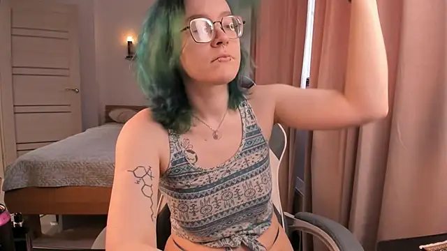 Snapshot of alisahug chatting on November 2025 06:35:01 AM alisahug online show from November 2025 06:35:01 AM