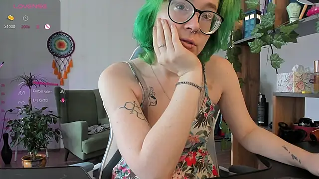 Snapshot of alisahug chatting on March 2025 08:16:01 AM alisahug online show from March 2025 08:16:01 AM