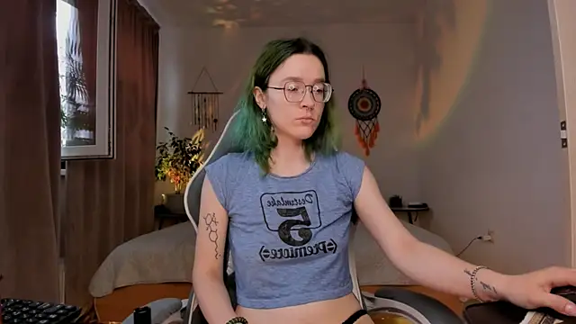 alisahug online show from July 2026 03:57:02 AM