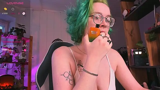 Snapshot of alisahug chatting on March 2025 01:10:02 PM alisahug online show from March 2025 01:10:02 PM