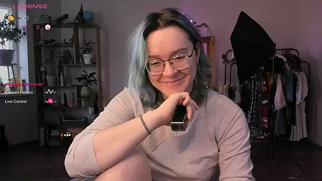 Snapshot of alisahug chatting on September 2025 06:29:02 AM alisahug online show from September 2025 06:29:02 AM