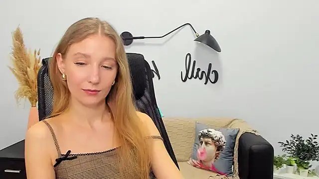 LolaWilsons online show from March 2025 02:34:02 PM