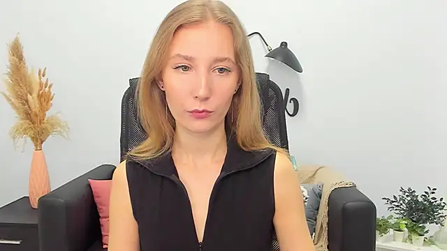 LolaWilsons online show from February 2025 06:19:01 AM