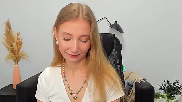 LolaWilsons online show from February 2025 06:21:02 AM