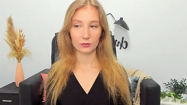 LolaWilsons online show from February 2025 06:13:01 AM