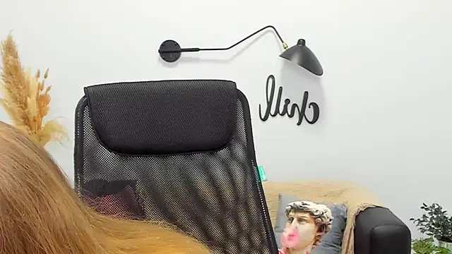 LolaWilsons online show from March 2025 12:28:01 PM