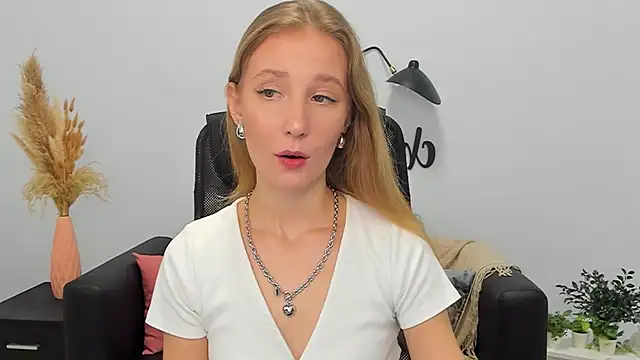 LolaWilsons online show from February 2025 09:36:02 AM