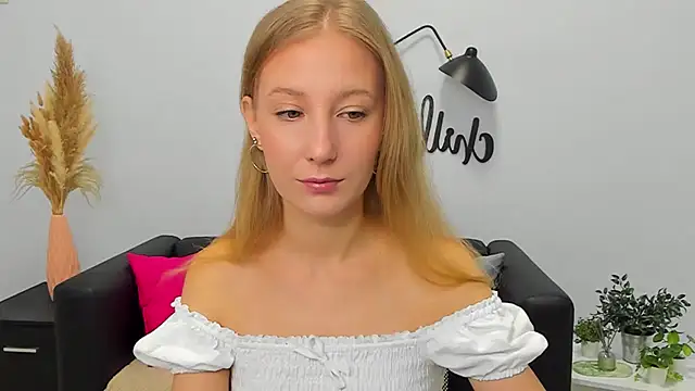 LolaWilsons online show from November 2025 08:14:01 AM