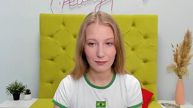 Snapshot of LolaWilsons chatting on March 2026 07:20:02 AM LolaWilsons online show from March 2026 07:20:02 AM