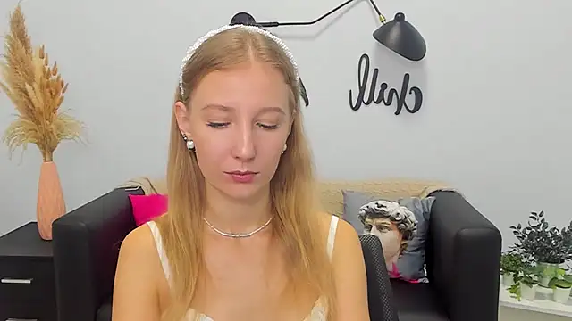 LolaWilsons online show from September 2025 07:31:01 AM